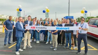Walmart ribbon cutting
